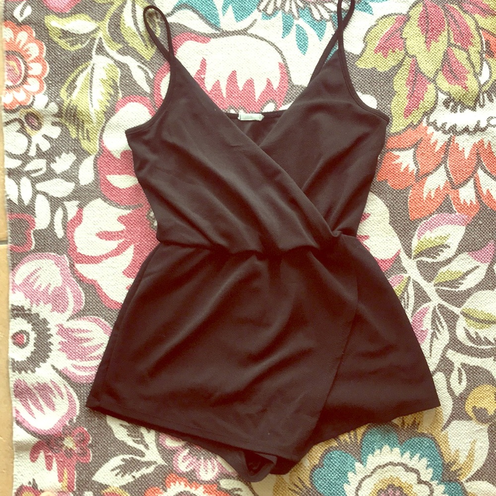Adorable V-Cut Romper!